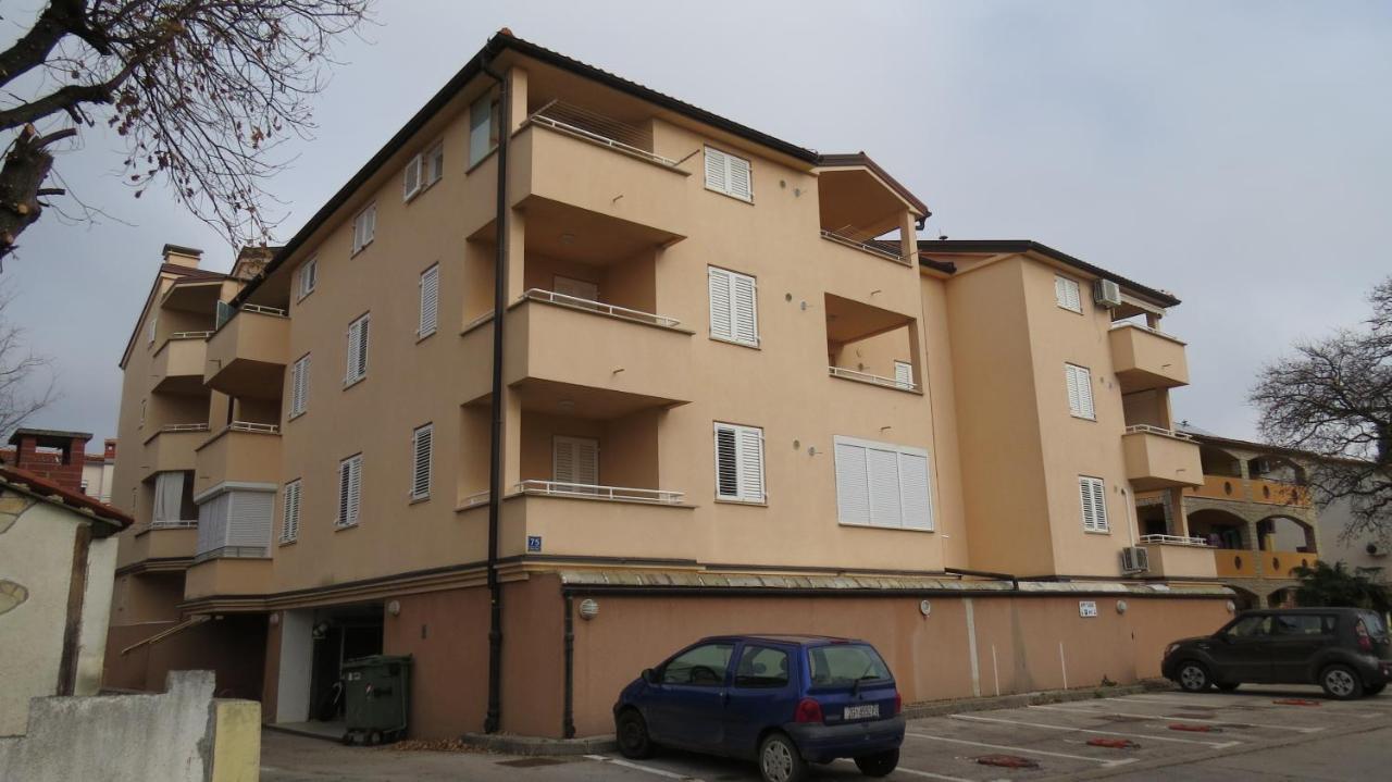 Apartments Lucia Medulin Exteriör bild